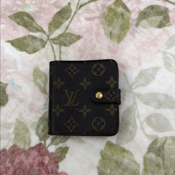 Louis Vuitton Handbags - Louis Vuitton Dark Brown Monogram Wallet